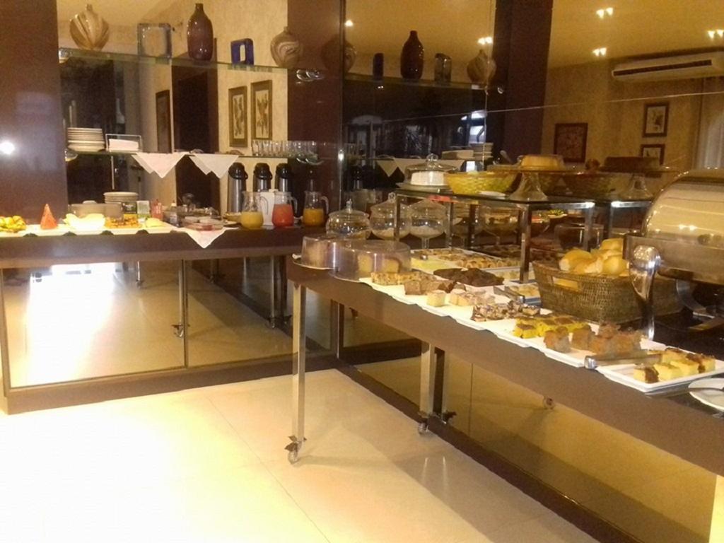 Wembley Park Hotel Porangatu Екстер'єр фото