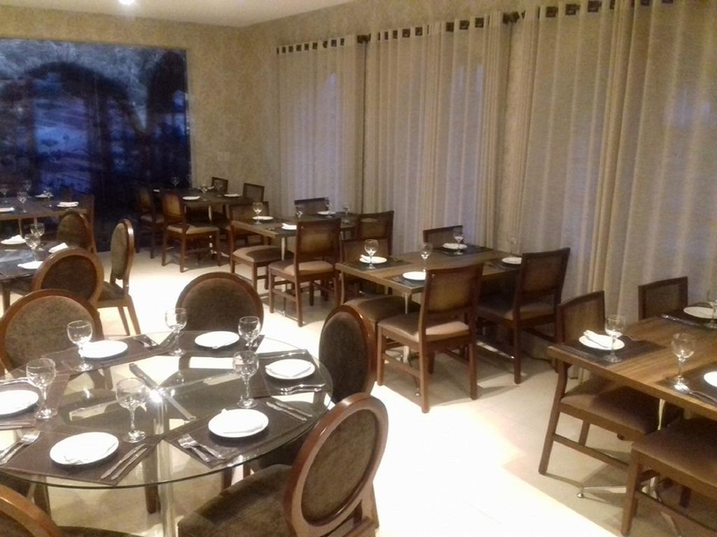 Wembley Park Hotel Porangatu Екстер'єр фото